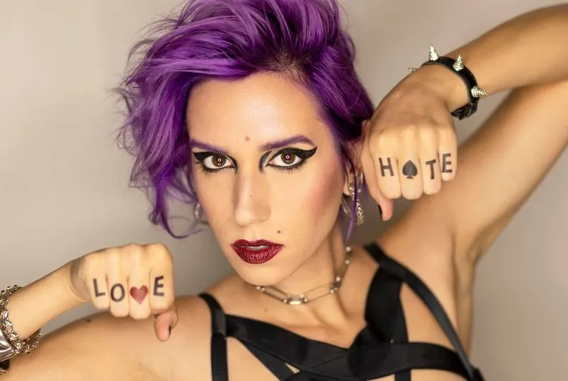Anastasia Elliot - Love Hate Fists