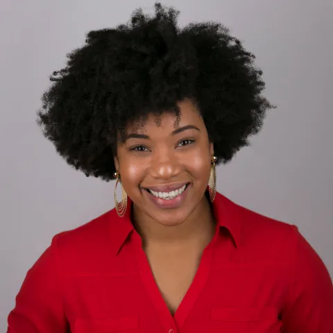 Leyanis Headshot