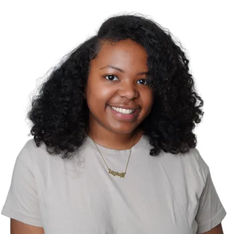 Akeya headshot